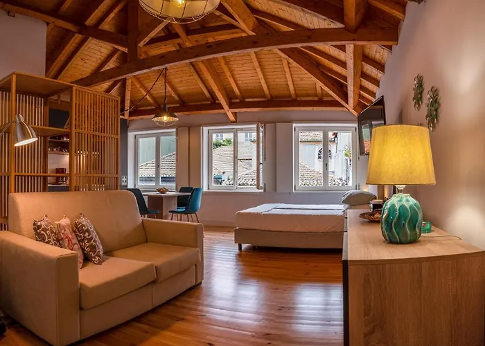 Downtown Rua Flores Oporto